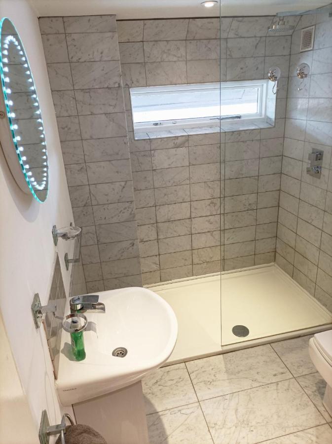 Mezzanine Style Studio Apartment 8 لندن المظهر الخارجي الصورة